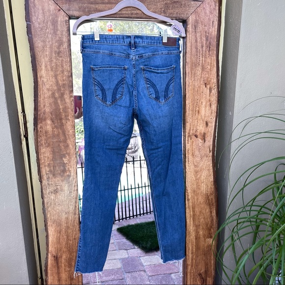 Hollister Skinny Jeans - Picture 4 of 8